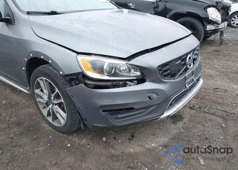 2018 Volvo S60 Cross Country T5 z USA, uszkodzony, nr VIN YV440MUM9J2006405